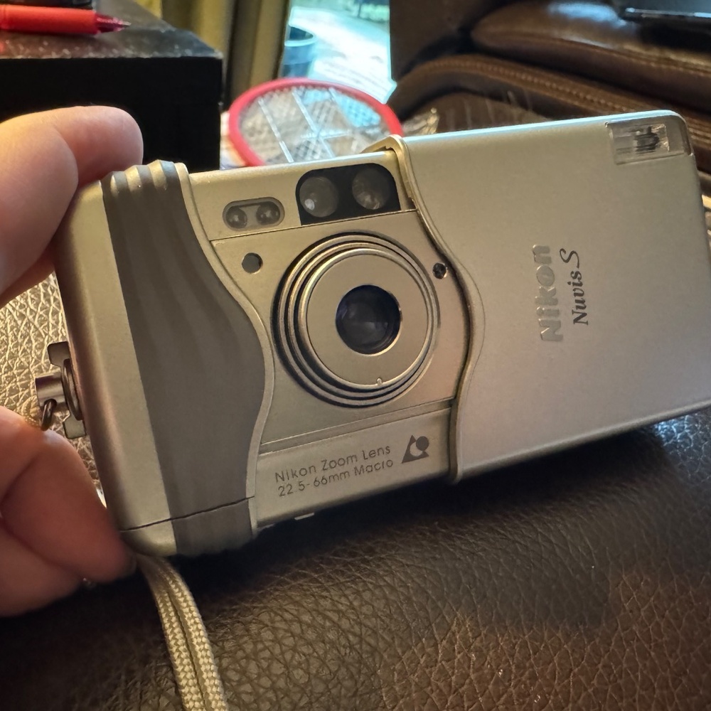 Nikon Nuvis S